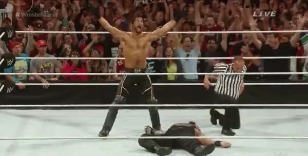“Historic” First Man Standing match ends quickly
