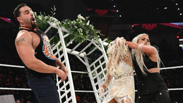 RAW PREVIEW: Lana and Lashley to something something something please God please make it stop