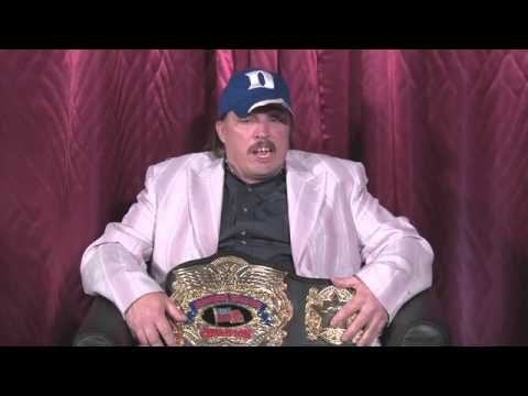 Veteran indy wrestler dazzles rookies with tales from “back in the day” about larger high-school gymnasia