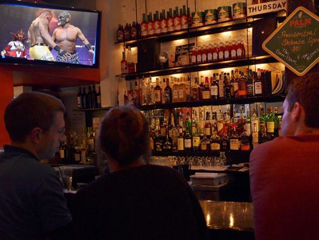 Professional wrestling exposed as “fake” by intoxicated blowhard two barstools over who won’t shut up