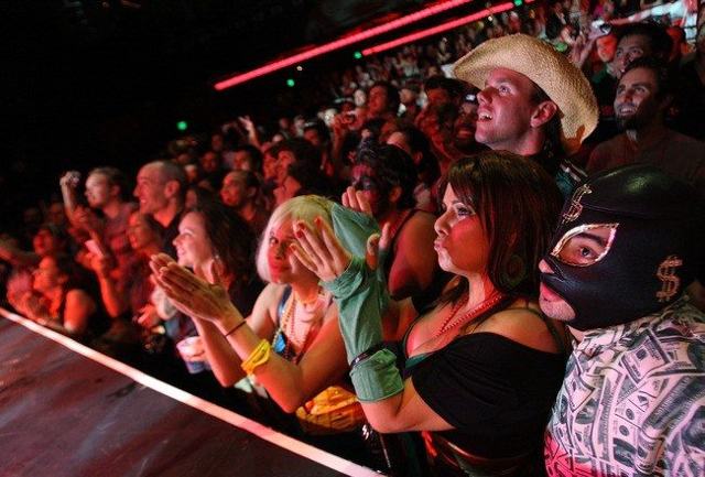 WWE fan spends all week practicing counting backwards from 10