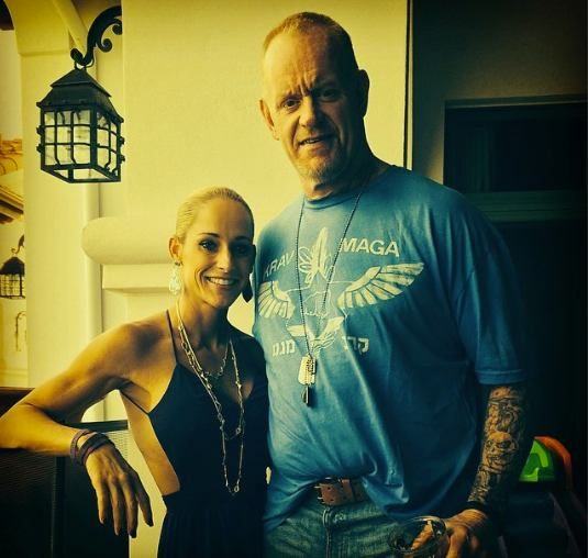 “Undertaker looks awful,” comments overweight, acne-ridden wrestling fan