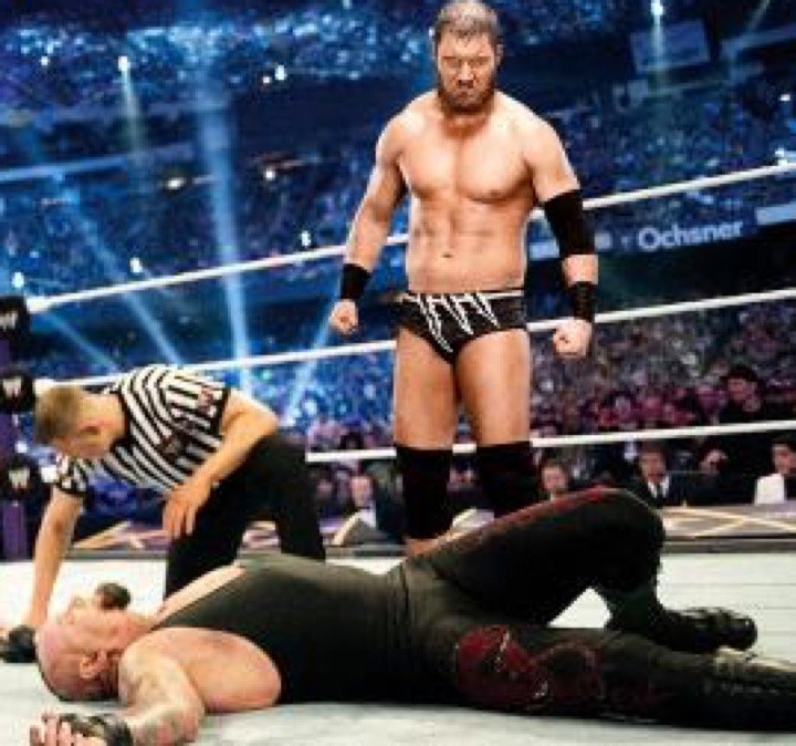Undertaker returns at house show, loses to Axel