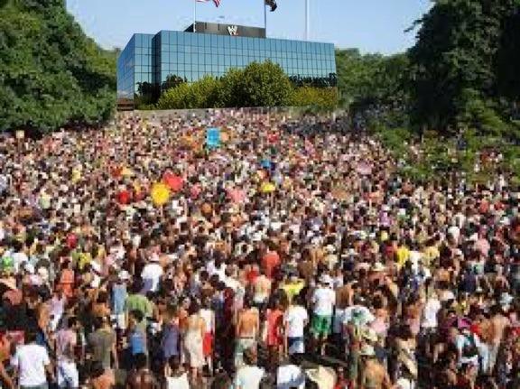 Millions of wrestling fans gather for enormous group hug